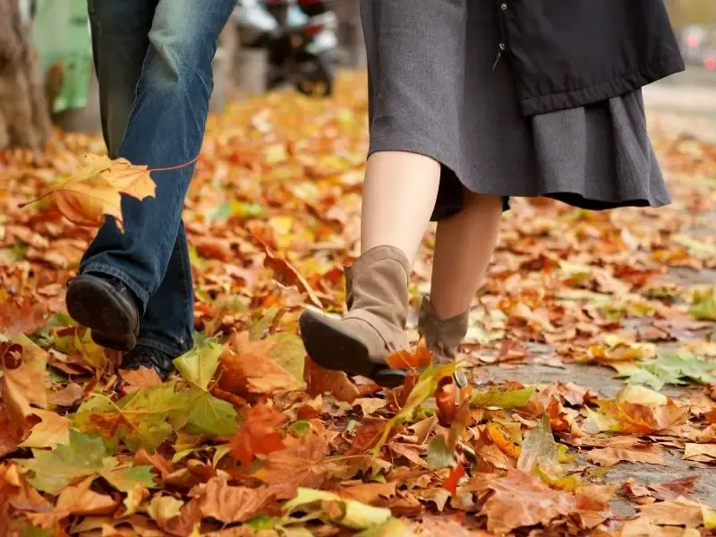 31 Romantic Fall Date Ideas